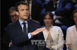 Bầu cử Pháp: Khẩu chiến giữa hai ứng cử viên Fillon và Macron